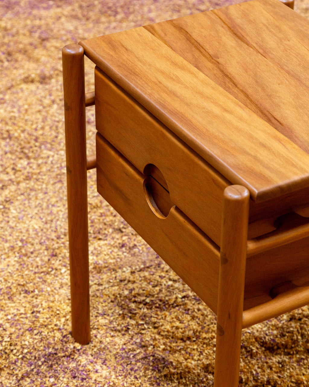 Mesa de Cabeceira Gui