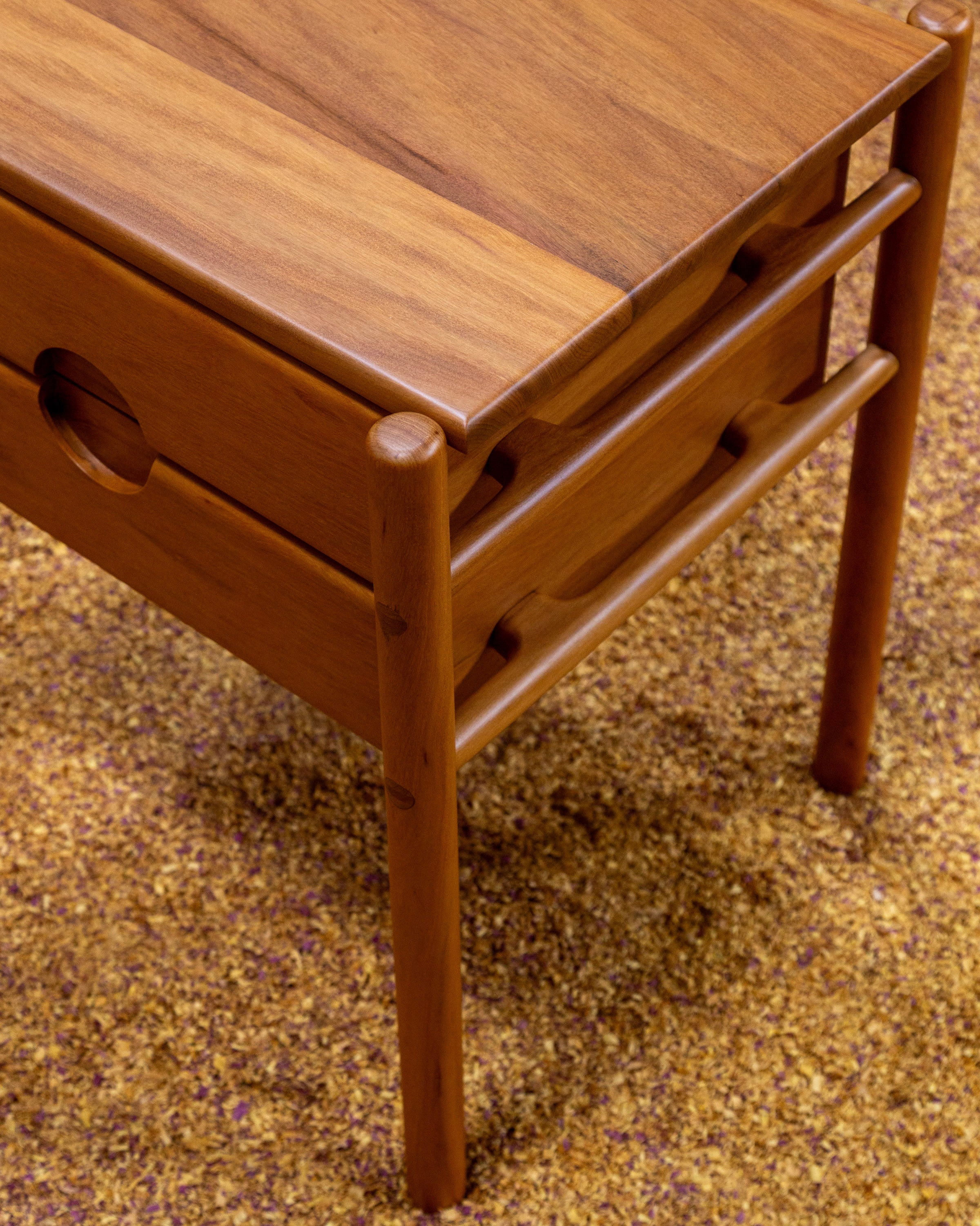 Mesa de Cabeceira Gui