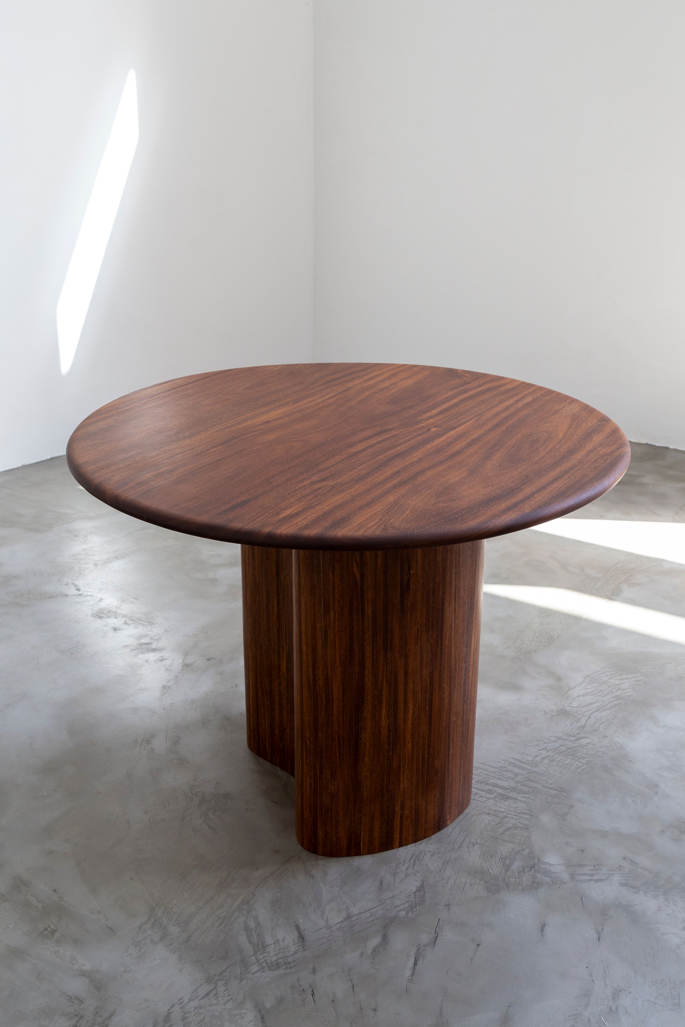 Mesa Apis D100CM - Pronta-entrega